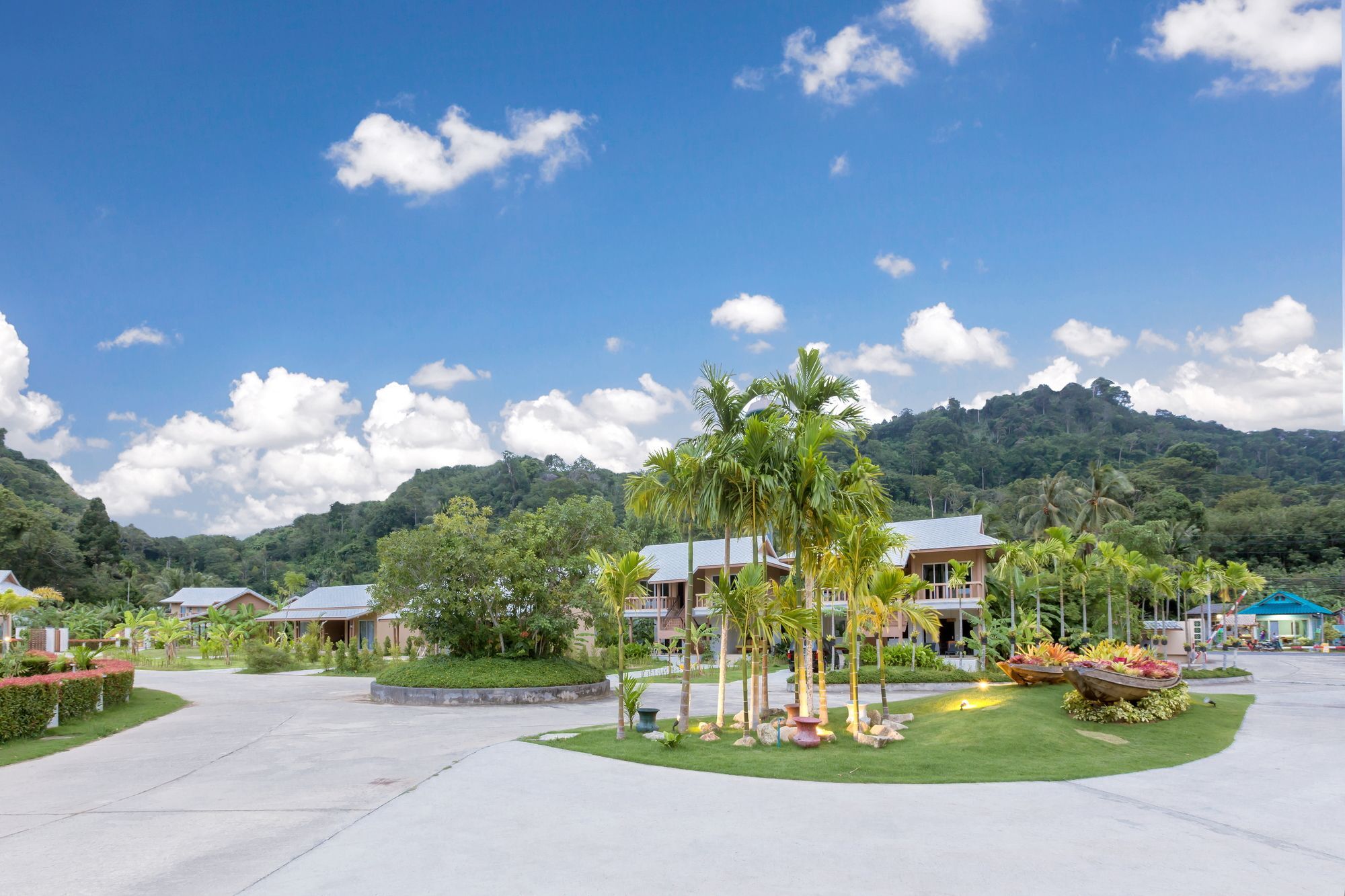 Sakoo Valley Naithon Beach หาดลายัน ภายนอก รูปภาพ
